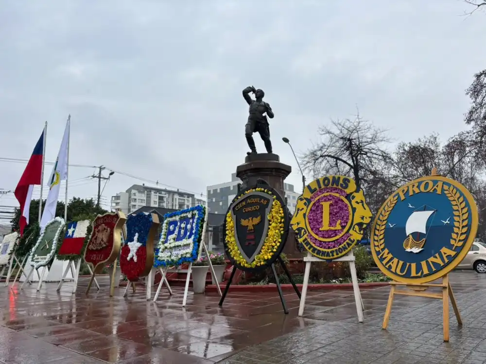 Destacan Multitudinaria Conmemoracion Del Dia De La Bandera En Curico Pese A La Lluvia