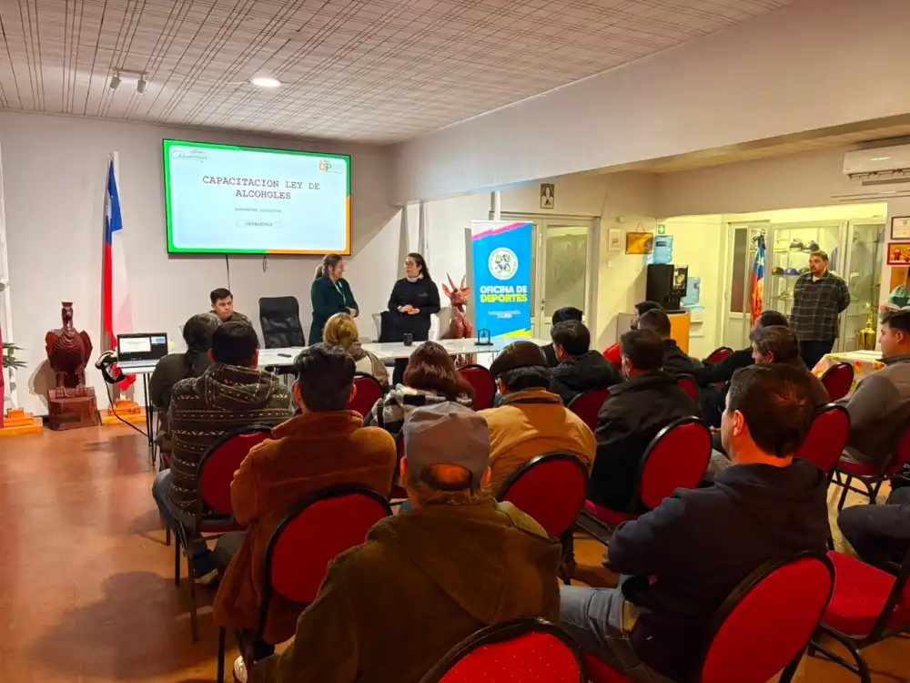 Dirigentes Deportivos De Chimbarongo Se Capacitan Sobre La Ley De Alcoholes Para Fortalecer La Seguridad En Recintos Deportivos