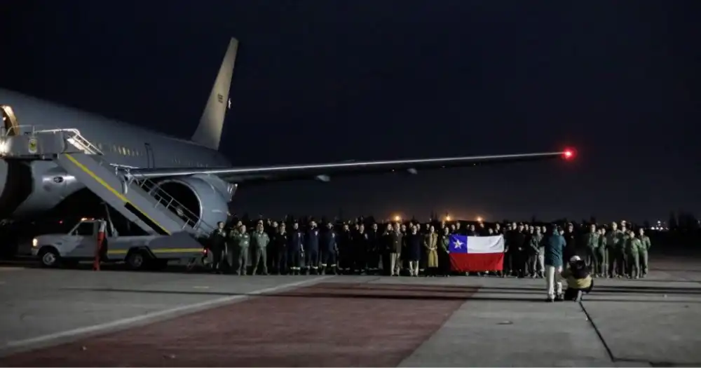 Equipo Usar De Bomberos De Chile Regreso Tras Participar Durante 10 Dias En Labores De Rescate Por Terremotos En Venezuela