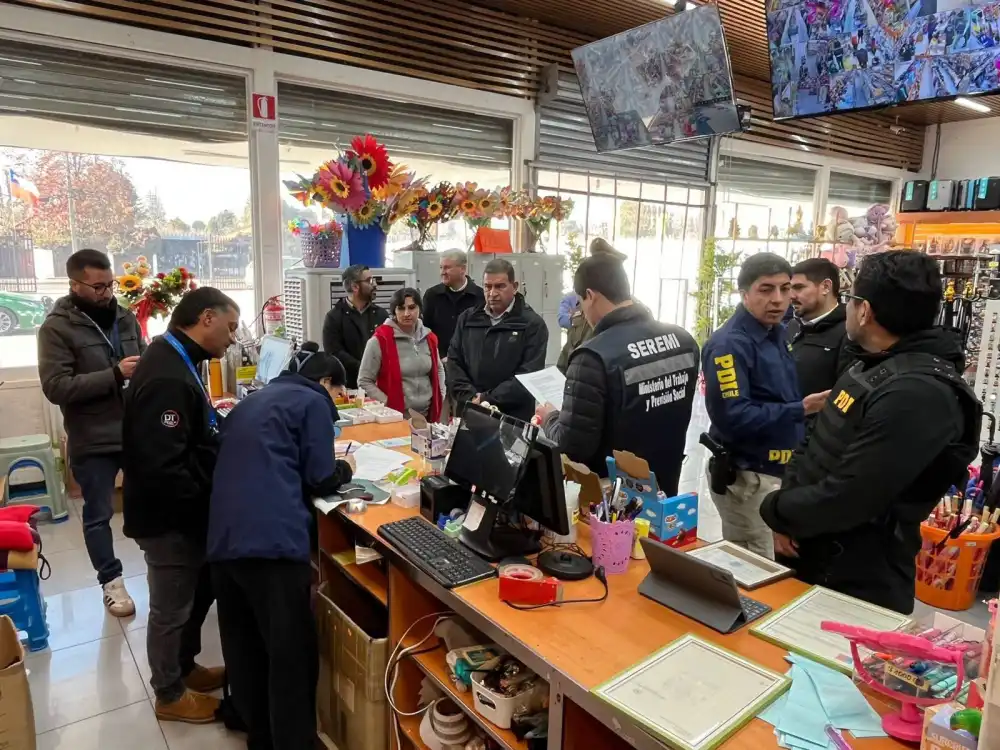Fiscalizacion A Tres Mall Chinos En Romeral Detecta Irregularidades Sanitarias Laborales Y De Seguridad