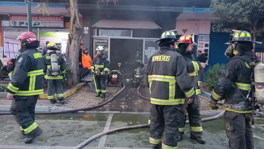 Incendio En Local Comercial De Rancagua Obligo A Evacuar A Clientes Y Trabajadores