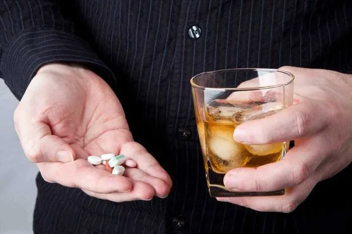 Isp Alerta Por Peligrosa Tendencia Viral Que Mezcla Antigripales Con Alcohol Advierte Riesgo De Dano Hepatico Grave