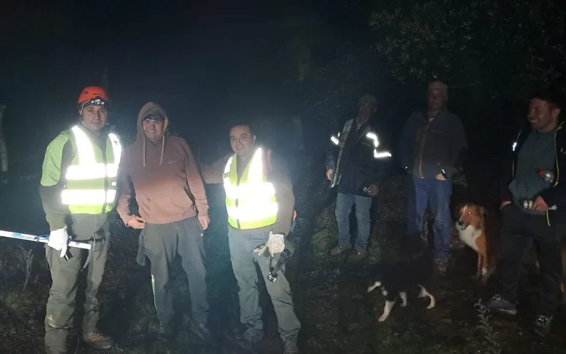 Joven De 17 Anos Fue Encontrado Sano Y Salvo Tras Extraviarse En Sector Cordillerano De Linares