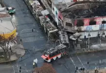 Suben A Siete Los Fallecidos Tras Violenta Colision E Incendio Entre Un Bus Red Y Una Camioneta En Santiago