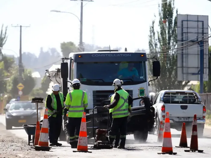 Municipalidad De Curico Anuncia Inversion Para Abordar Reparacion De Veredas Y Calles Deterioradas