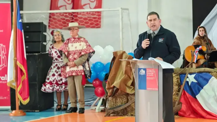 Pareja De Molina Se Corona Campeona Provincial De Cueca Del Adulto Mayor Y Representara A Curico En Etapa Regional