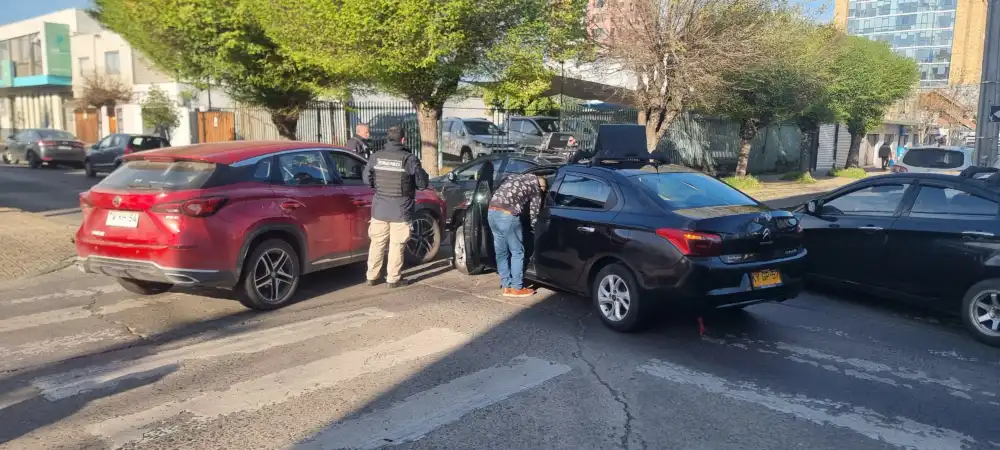 Colision Entre Vehiculo Particular Y Colectivo Se Registra En El Centro De Curico