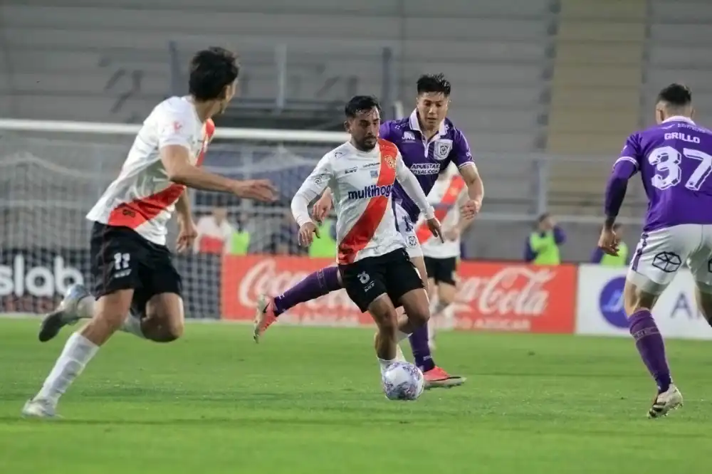 Curico Unido Cae Goleado Ante Deportes Concepcion Y Complica Su Futuro En Copa Chile