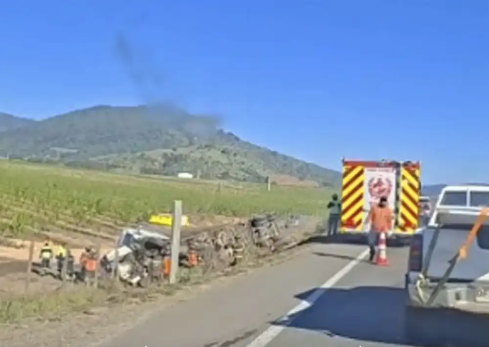 Fatal Accidente En Ruta L 30 M Deja Dos Personas Fallecidas Tras Volcamiento De Camion