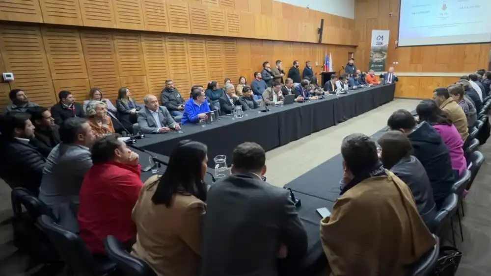 Gobernador Reune A Parlamentarios Y Alcaldes Para Enfrentar Eventual Rebaja De Recursos Del Maule