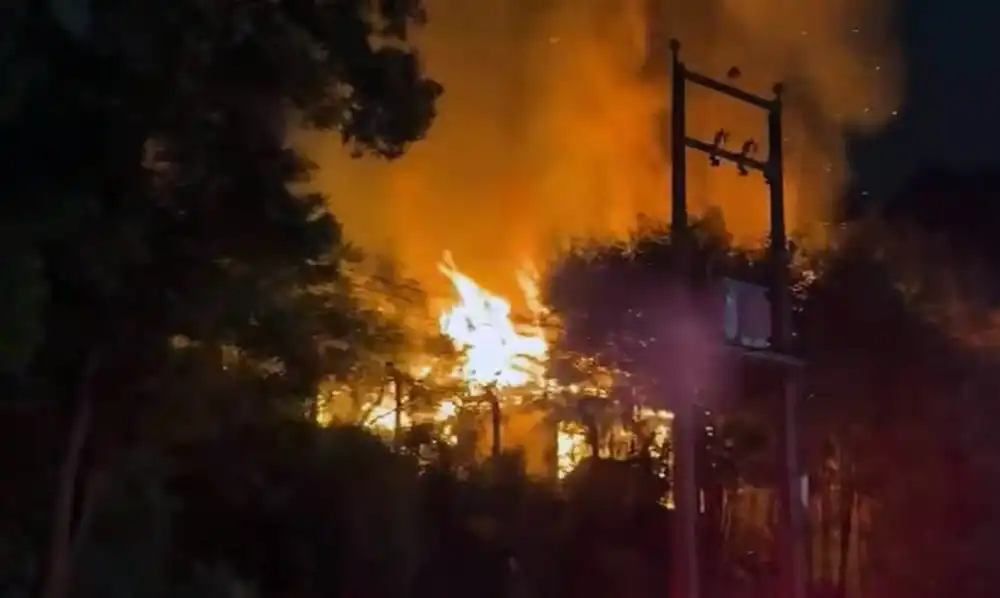 Incendio Afecta A Vivienda En Constitucion Y Vecinos Piden Medidas Para Evitar Nuevos Riesgos