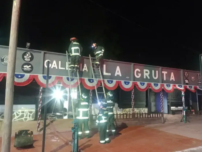 Incendio Afecto Locales Comerciales En Galeria La Gruta De Pichilemu 1 Incendio Afecto Locales Comerciales En Galeria La Gruta De Pichilemu 1