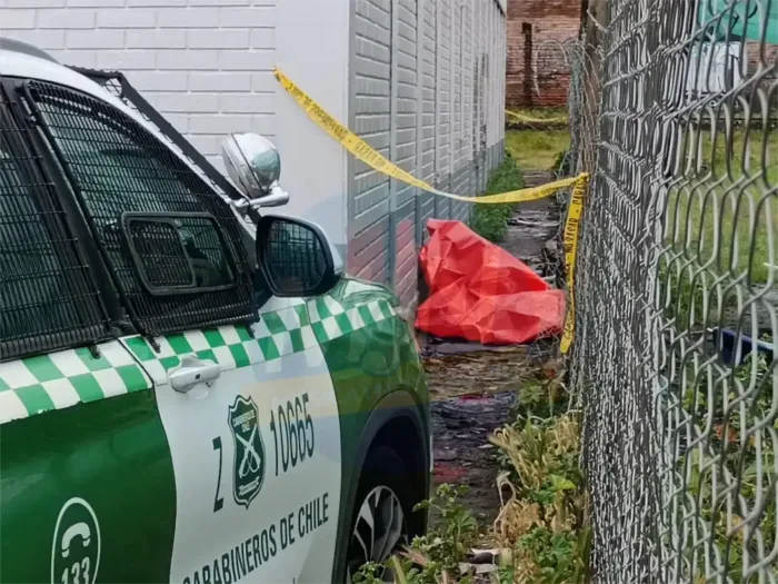 Investigan Homicidio De Hombre Encontrado Sin Vida En Sitio Eriazo Costado A Supermercado Alvi En Curico Investigan Homicidio De Hombre Encontrado Sin Vida En Sitio Eriazo Costado A Supermercado Alvi En Curico