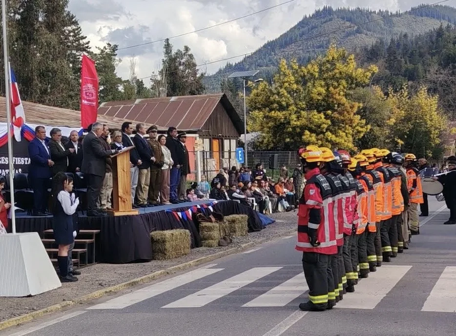 Los Quenes Realizo Tradicional Desfile De Fiestas Patrias Junto A Autoridades Y La Comunidad