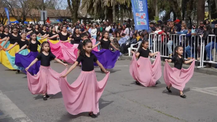 Molina Celebra Sus Fiestas Patrias Con Seis Desfiles Y Amplia Participacion De Sus Comunidades 2