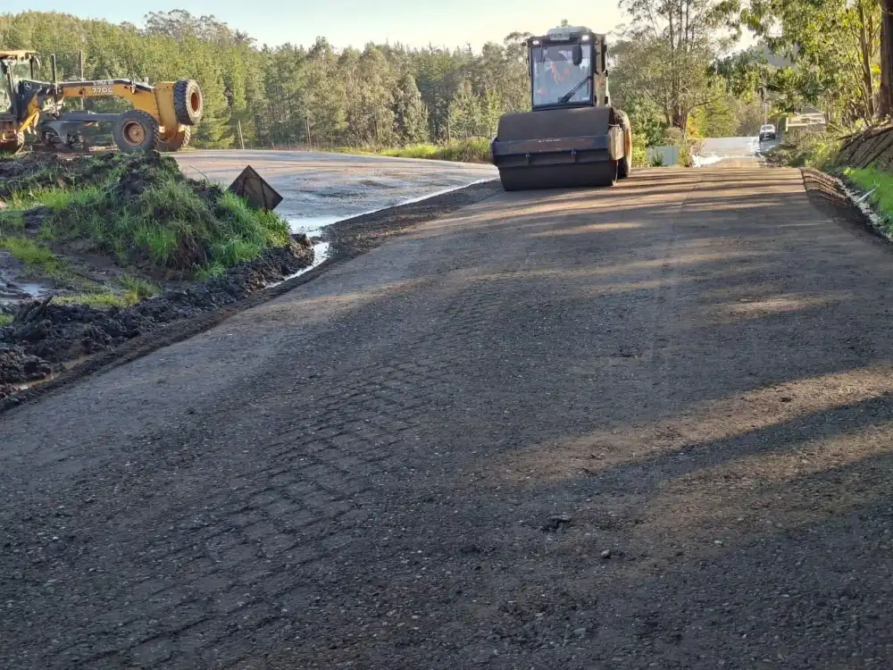 Mop Ejecuta Obras Para Recuperar Ruta Estrategica Entre Quelmen Las Puertas E Iloca