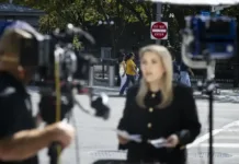 Principales cadenas de televisión de Estados Unidos suspenden cobertura conjunta de la Casa Blanca tras veto de Trump a tres medios Principales Cadenas De Television De Estados Unidos Suspenden Cobertura Conjunta De La Casa Blanca Tras Veto De Trump A Tres Medios