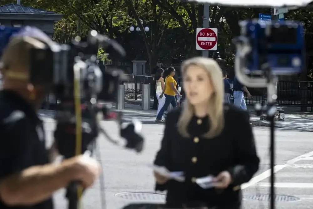 Principales Cadenas De Television De Estados Unidos Suspenden Cobertura Conjunta De La Casa Blanca Tras Veto De Trump A Tres Medios