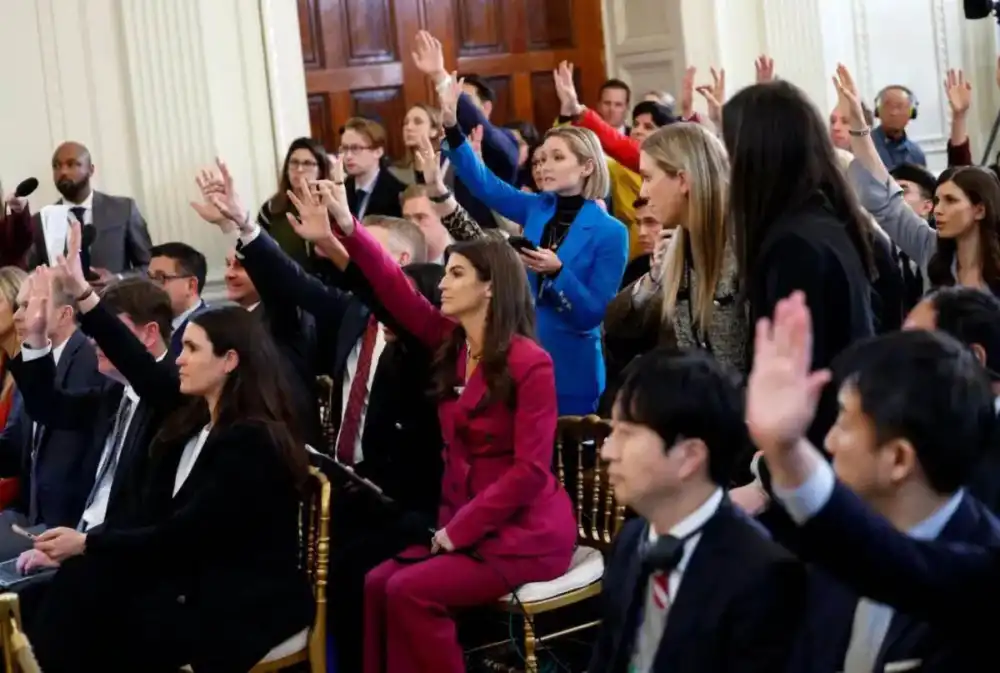 Trump Anuncia Prohibicion De Acceso A La Casa Blanca Para Periodistas De Cnn Msnbc Y Politico