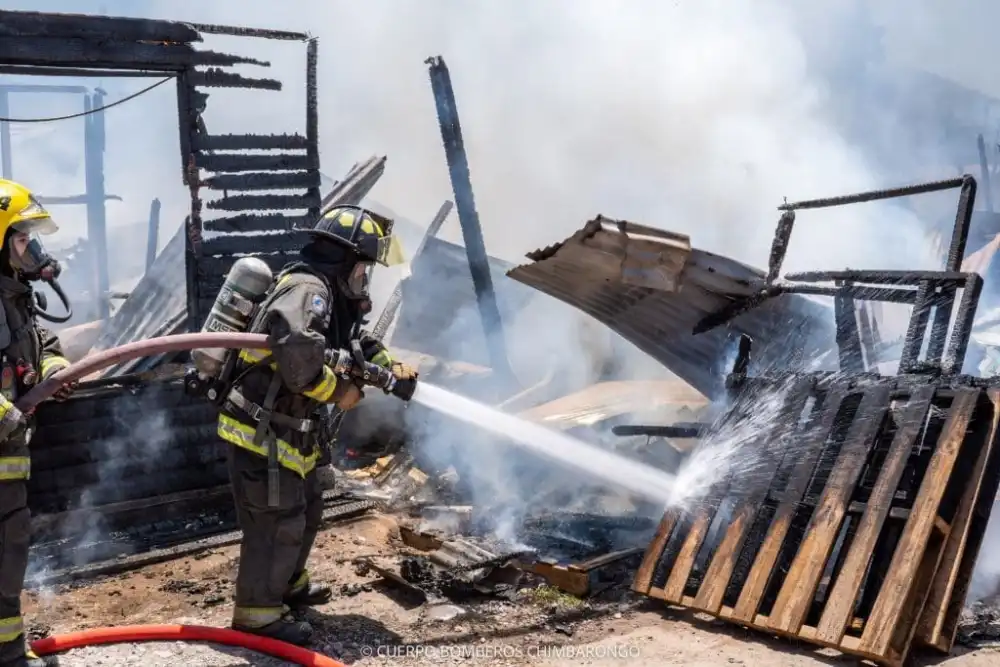 Una Persona Fallecida Deja Incendio Estructural Tras Posible Explosion En Chimbarongo