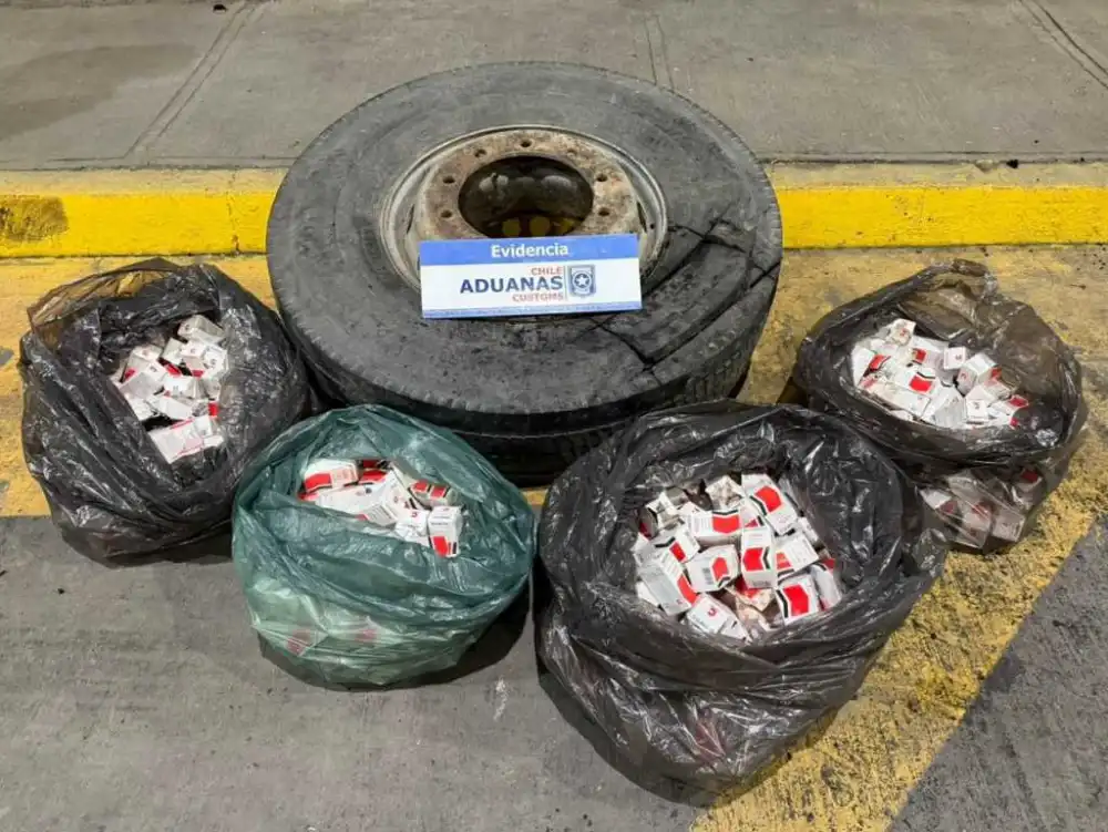 Aduanas Descubre Cientos De Medicamentos Veterinarios Ocultos Al Interior De Un Neumatico