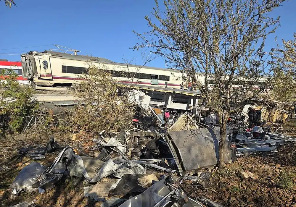 Al Menos 10 Muertos Deja Grave Choque Entre Dos Trenes De Alta Velocidad En Toledo