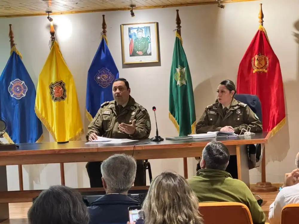 Carabineros Y Dirigentes Vecinales Coordinan Acciones Para Reforzar La Seguridad En Teno
