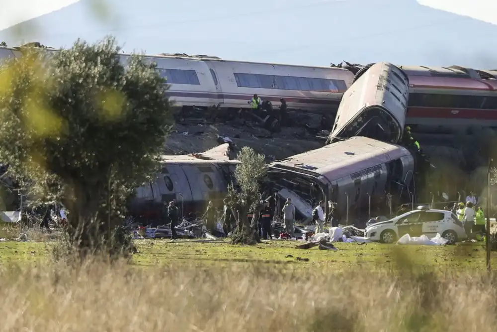 Colision De Trenes En Espana Deja Decenas De Fallecidos Y Heridos Autoridades Advierten Que Las Cifras Podrian Aumentar