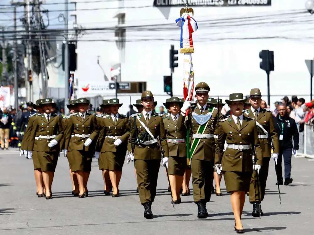Curico Celebro Sus 283 Anos Con Multitudinario Desfile Civico Militar En La Plaza De Armas 3