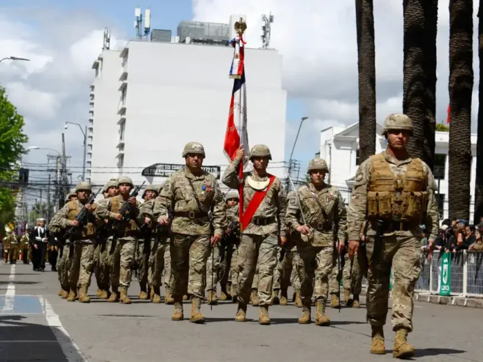 Curico Celebro Sus 283 Anos Con Multitudinario Desfile Civico Militar En La Plaza De Armas Curico Celebro Sus 283 Anos Con Multitudinario Desfile Civico Militar En La Plaza De Armas