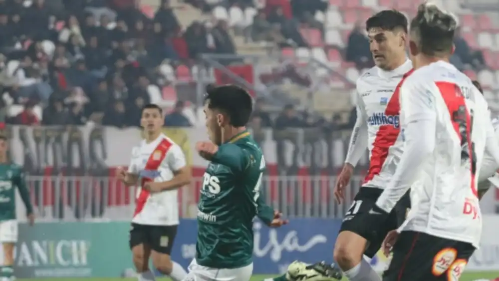 Curico Unido Sorprendio A Santiago Wanderers Con Una Remontada En Valparaiso Y Sumo Tres Puntos Clave