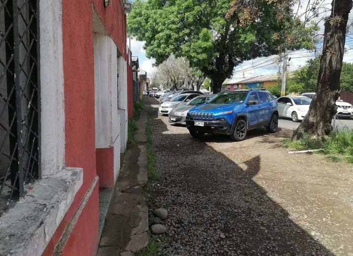 Demanda Judicial Mantiene Paralizada La Reposicion De Veredas En Calle Rodriguez De Curico