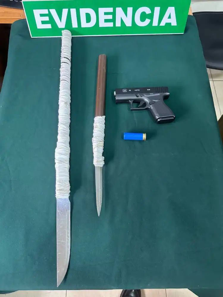 Dos Adolescentes Fueron Detenidos Con Armas Blancas Y Una Municion Durante Patrullaje En Curico