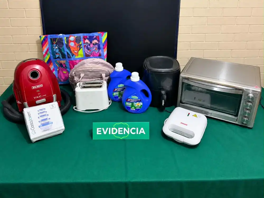 Dos Mujeres Fueron Detenidas Por Robo En Vivienda De Licanten Y Recuperan Especies Avaluadas En Un Millon De Pesos
