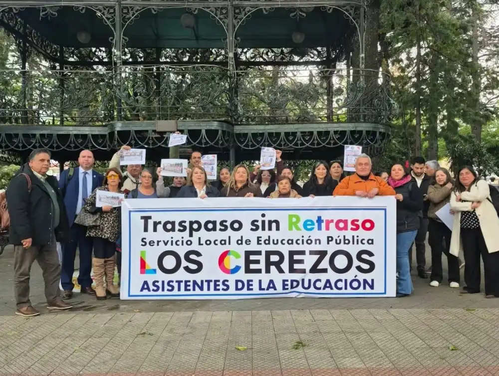 Gremios De Educacion Se Movilizaron En Curico Ante Posible Retraso Del Traspaso Al Slep Los Cerezos