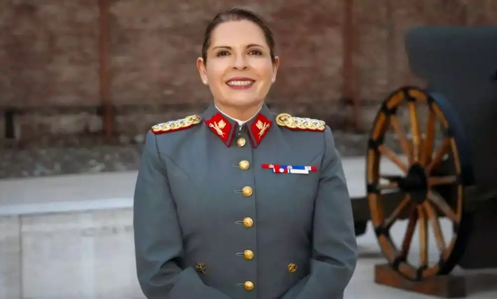 Historico Ascenso Maria Soledad Acevedo Se Convierte En La Primera Mujer General Del Ejercito De Chile