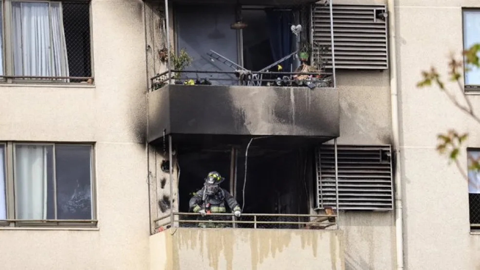 Hombre Muere Tras Atrincherarse E Incendiar Departamento En Edificio De San Miguel