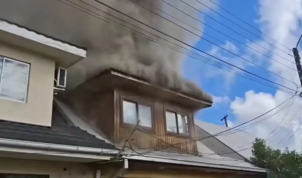 Incendio Destruyo Segundo Piso De Vivienda En Sector Boldo 4 De Curico
