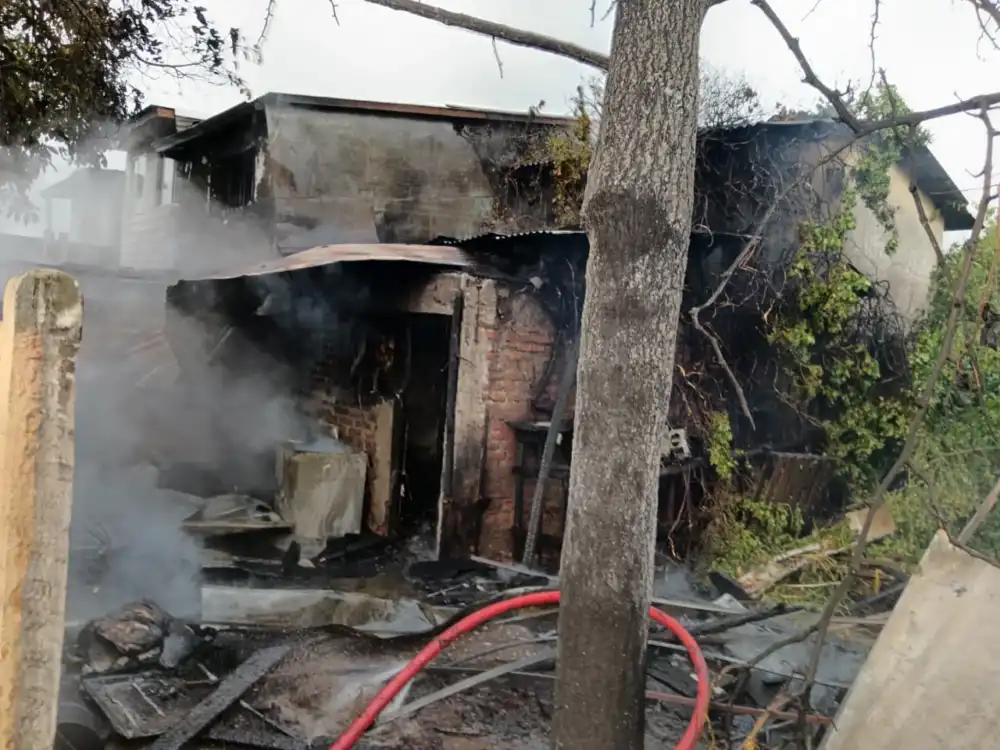 Incendio Destruyo Vivienda En Sector El Vaticano De Curico Y Revelo Antecedentes Sobre Prolongada Ocupacion Del Inmueble
