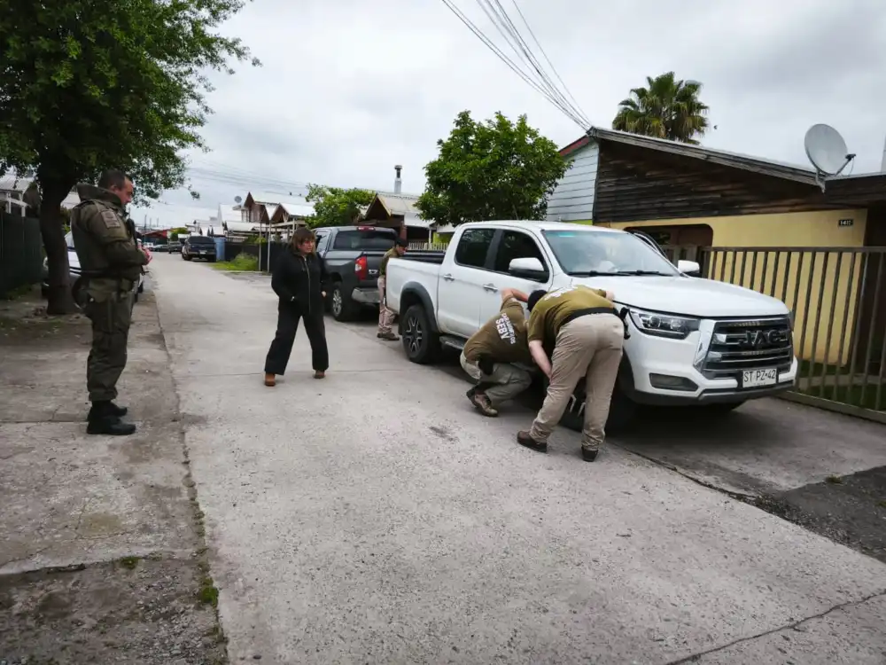 Macro Operativo Policial En Curico Dejo Cuatro Detenidos Y Dos Camionetas Robadas Recuperadas