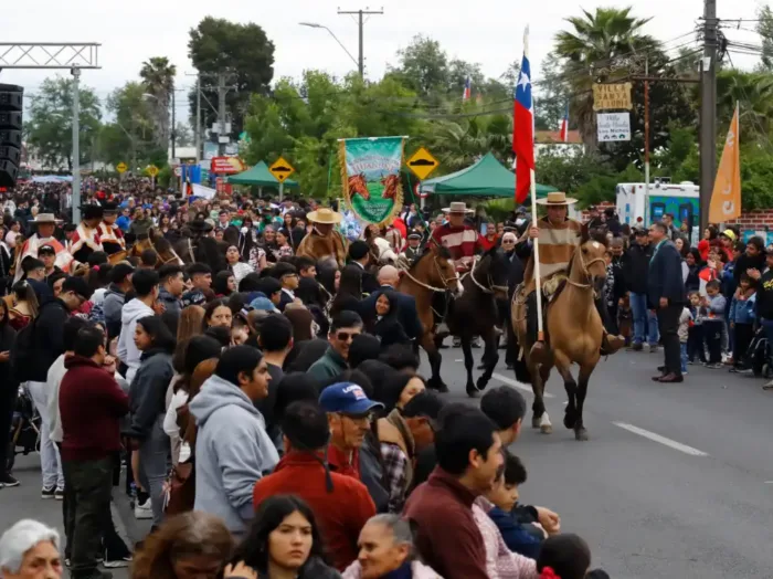 Mas De 50 Organizaciones Participaron En Desfile Civico De Los Niches Por Aniversario De Curico 2
