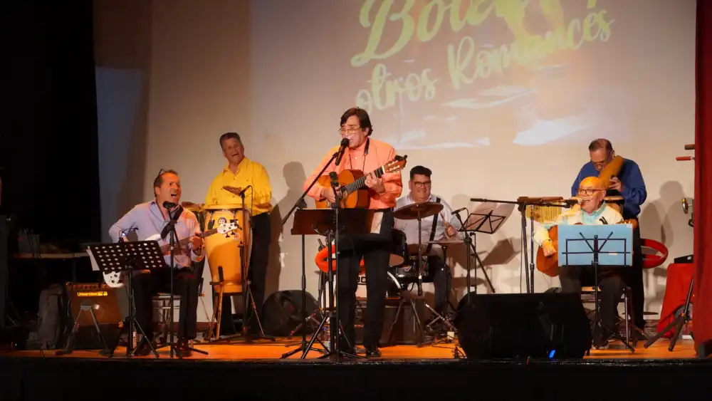Molina Revivio Canciones De Otras Epocas Con Una Noche Dedicada Al Bolero Y El Romance