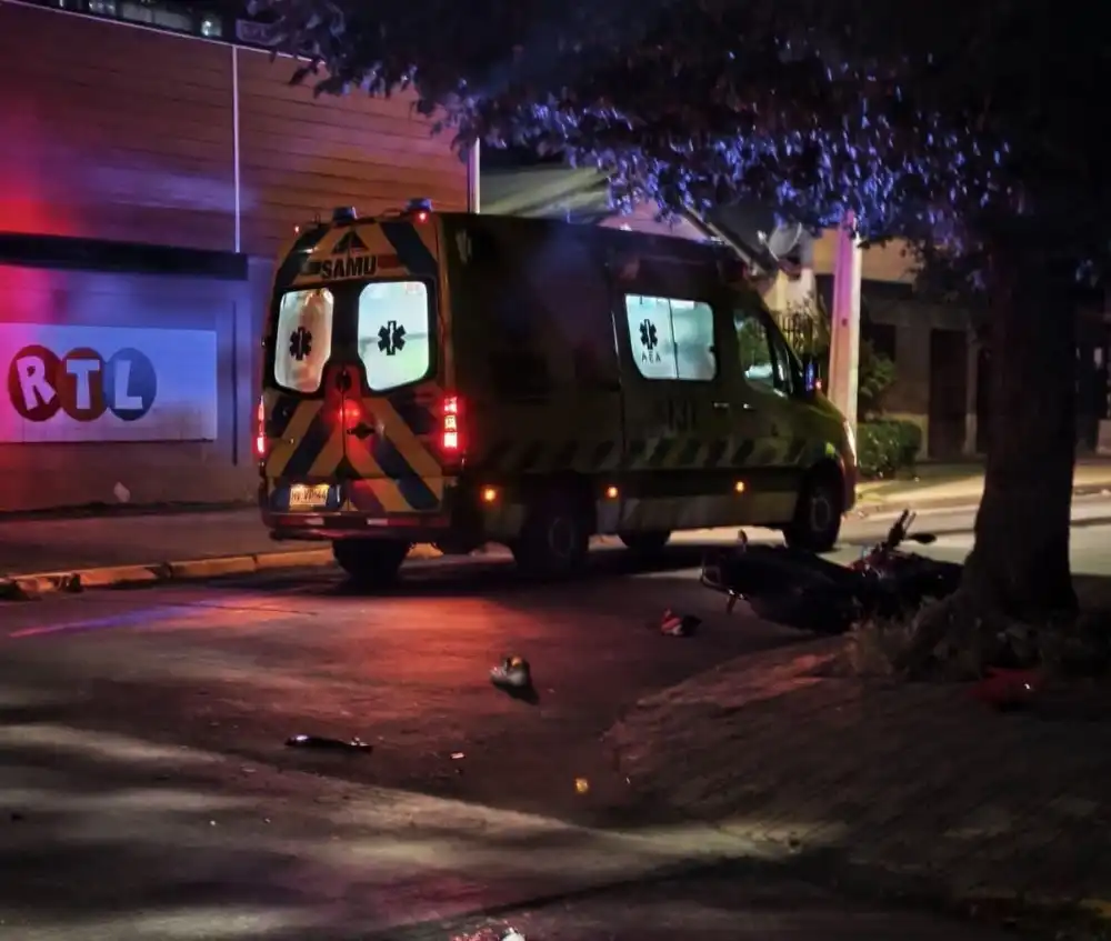 Motorista Permanece En Riesgo Vital Tras Grave Accidente De Transito En El Centro De Curico