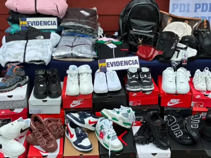 Pdi Incauto Productos Presuntamente Falsificados Avaluados En 50 Millones En Locales De Curico 1 Pdi Incauto Productos Presuntamente Falsificados Avaluados En 50 Millones En Locales De Curico 1