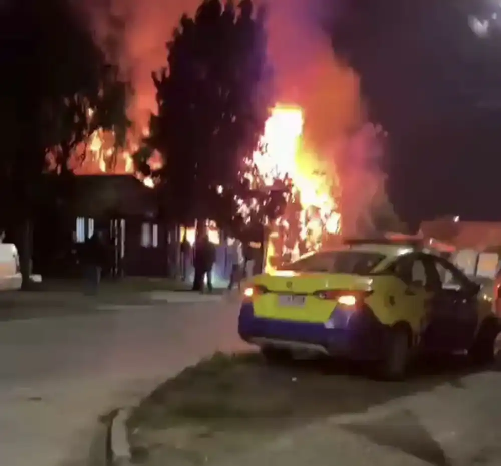 Tragedia En Linares Adulto Mayor De 79 Anos Fallece En Incendio Que Moviliza A Bomberos