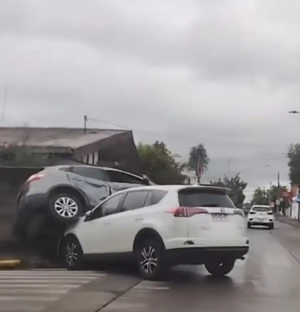 Violenta Colision Entre Dos Vehiculos Dejo Un Conductor Lesionado En San Fernando